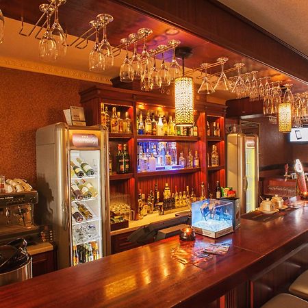 Hotel Batory Тлущ Екстер'єр фото